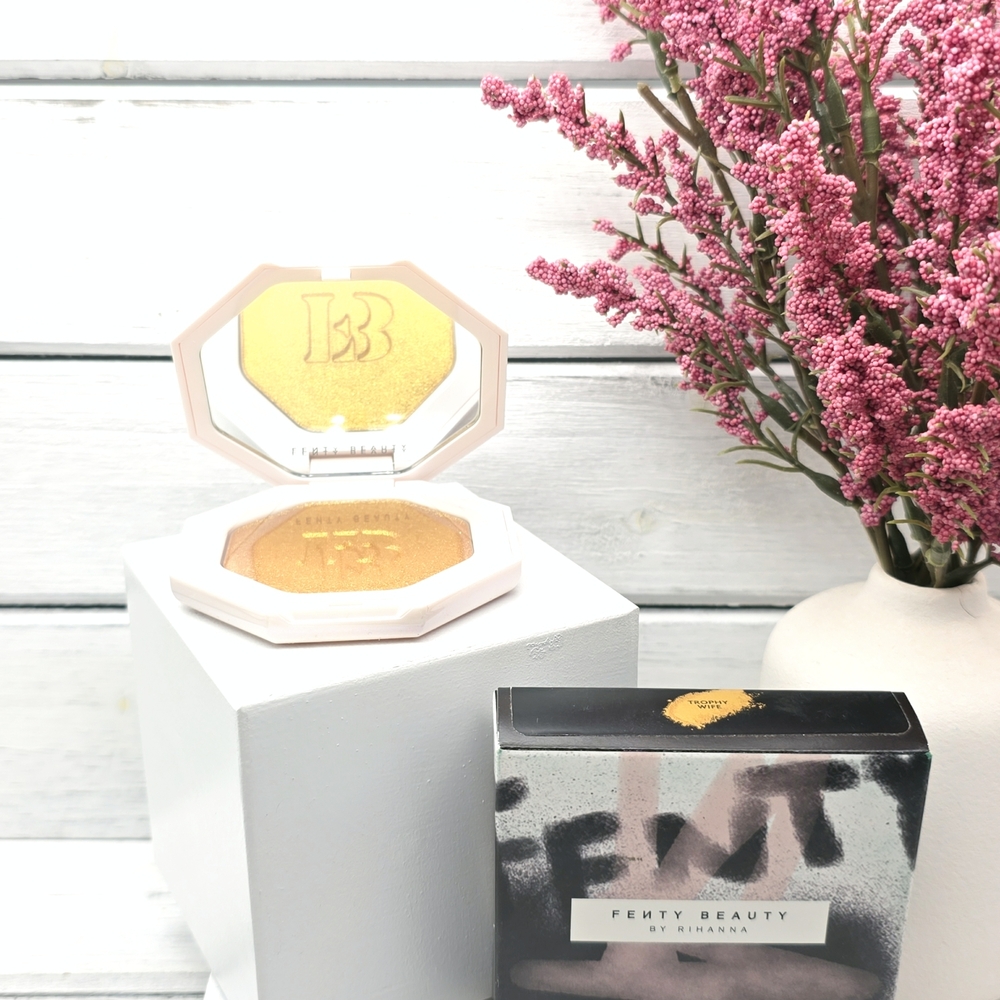 Fenty Beauty By Rihanna Killawatt Freestyle Highlighter